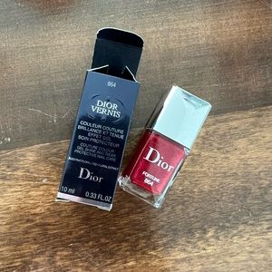Dior Vernis nail polish “864 Fortune”